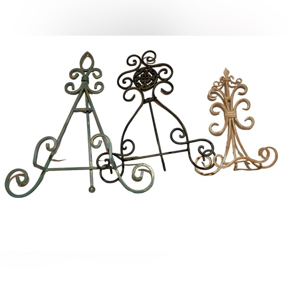 Three filigree picture frames - Picture 1 of 13